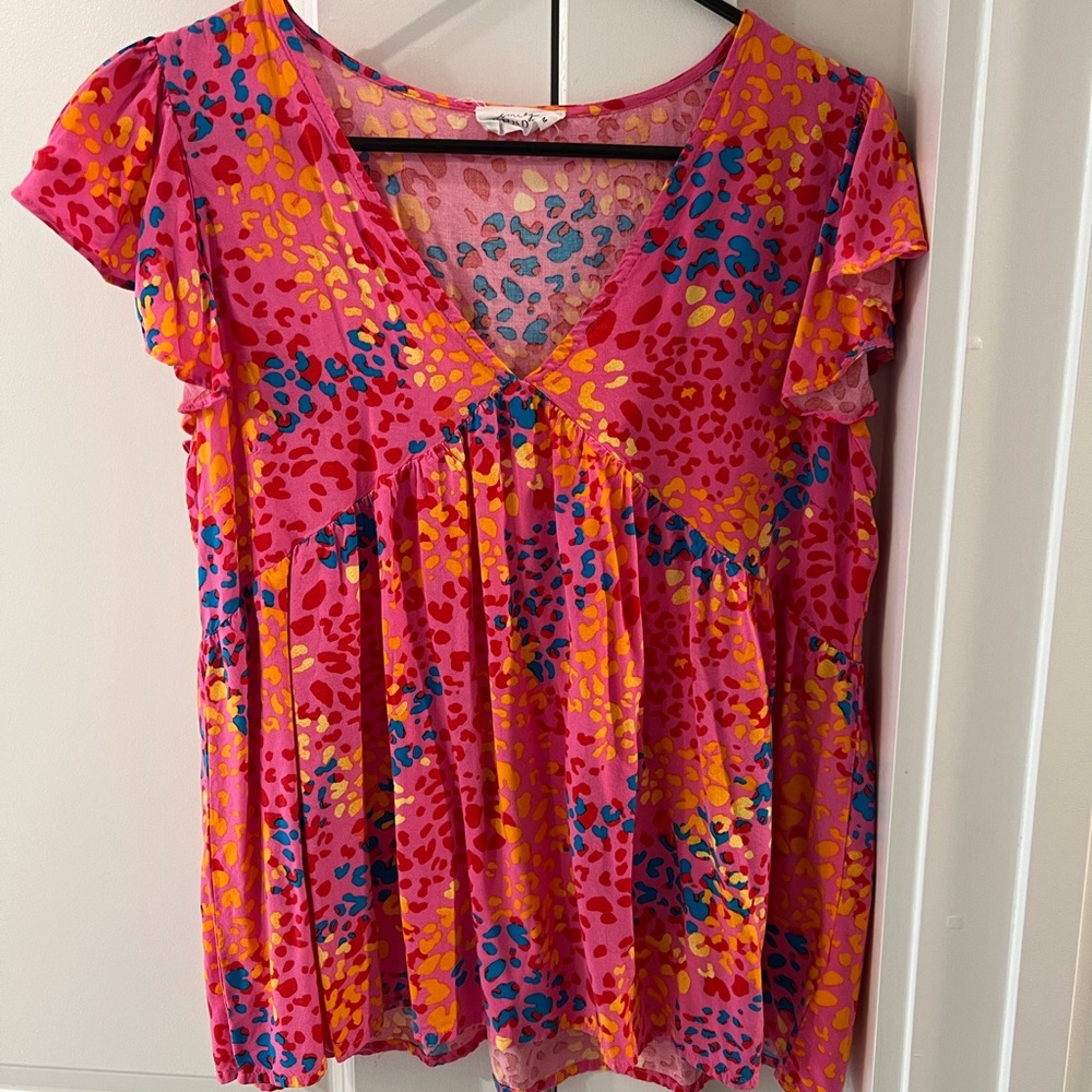 V-neck Muti-colored cheetah print top